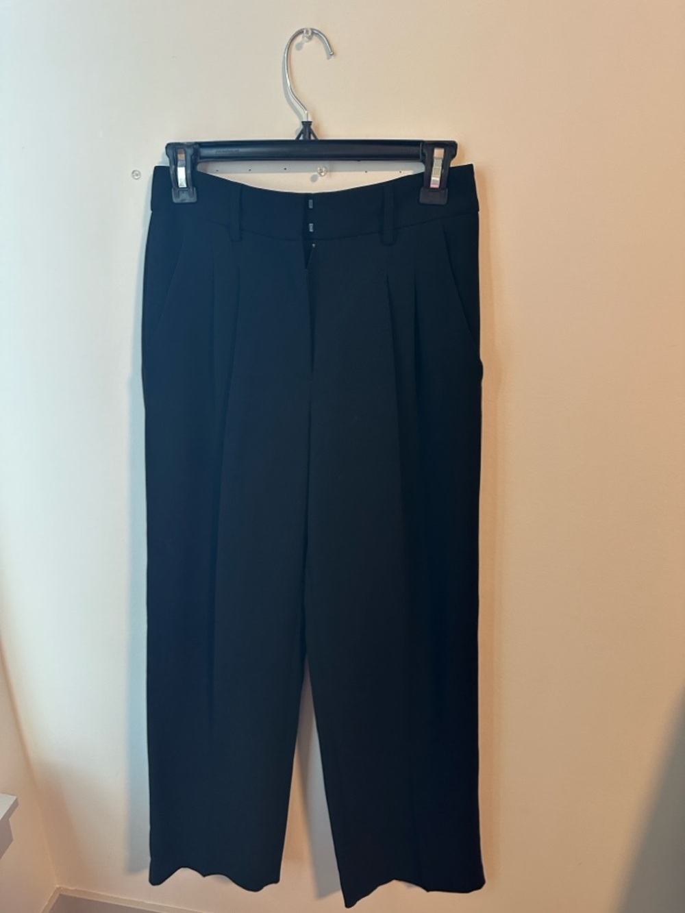 Gianni Bini Black Pleated Dress Pants